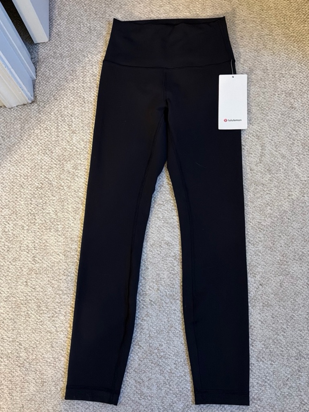 NWT lululemon Black Wunder HR in a size 4